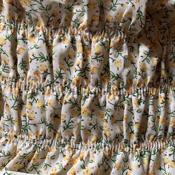 Ditsy print floral top - Picture 4 of 5